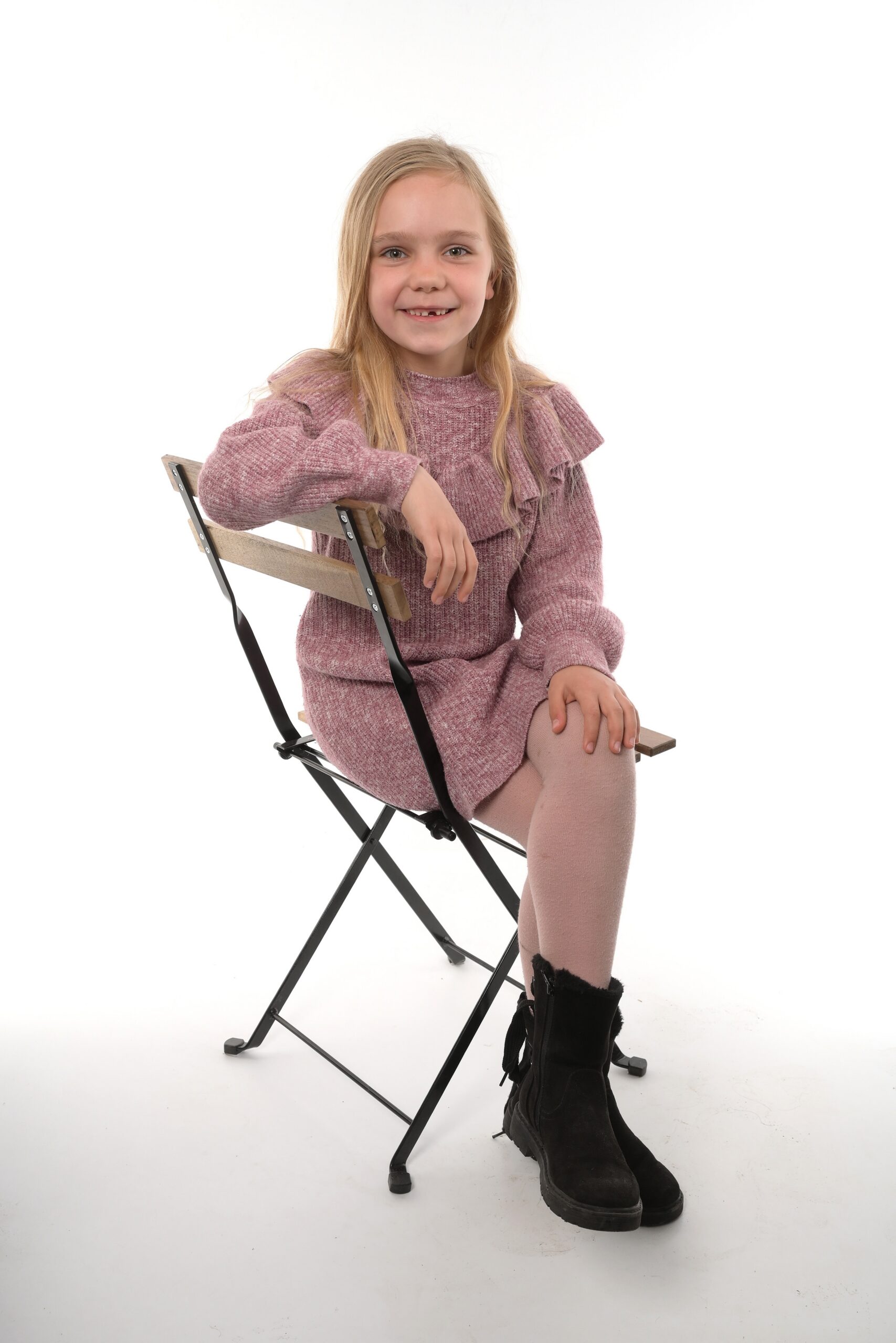 56900257 Schoolfoto pose groep 4